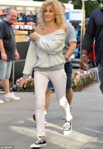 article-1210489-064219C2000005DC-77_468x678